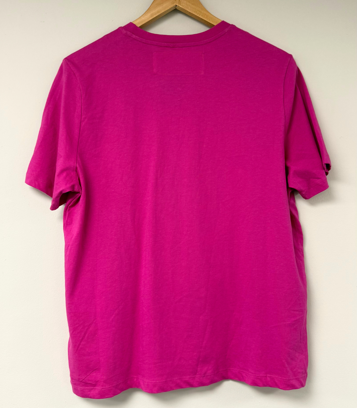 Threads for Care - Reworked T-Shirt in Fuchsia
