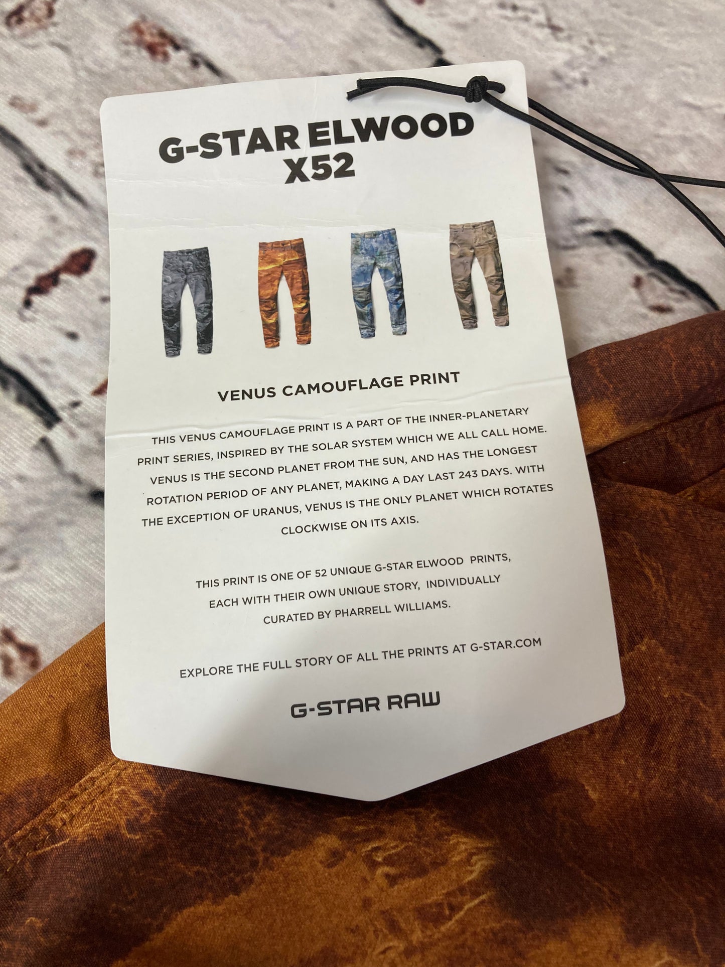 BNWT 00s G STAR RAW Venus Camo Print in Ochre Mid Boyfriend Jean. Size W28 L30