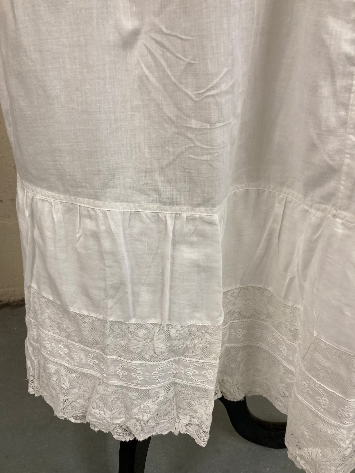 Vintage Simple White Skirt With Lace Hem Size 10