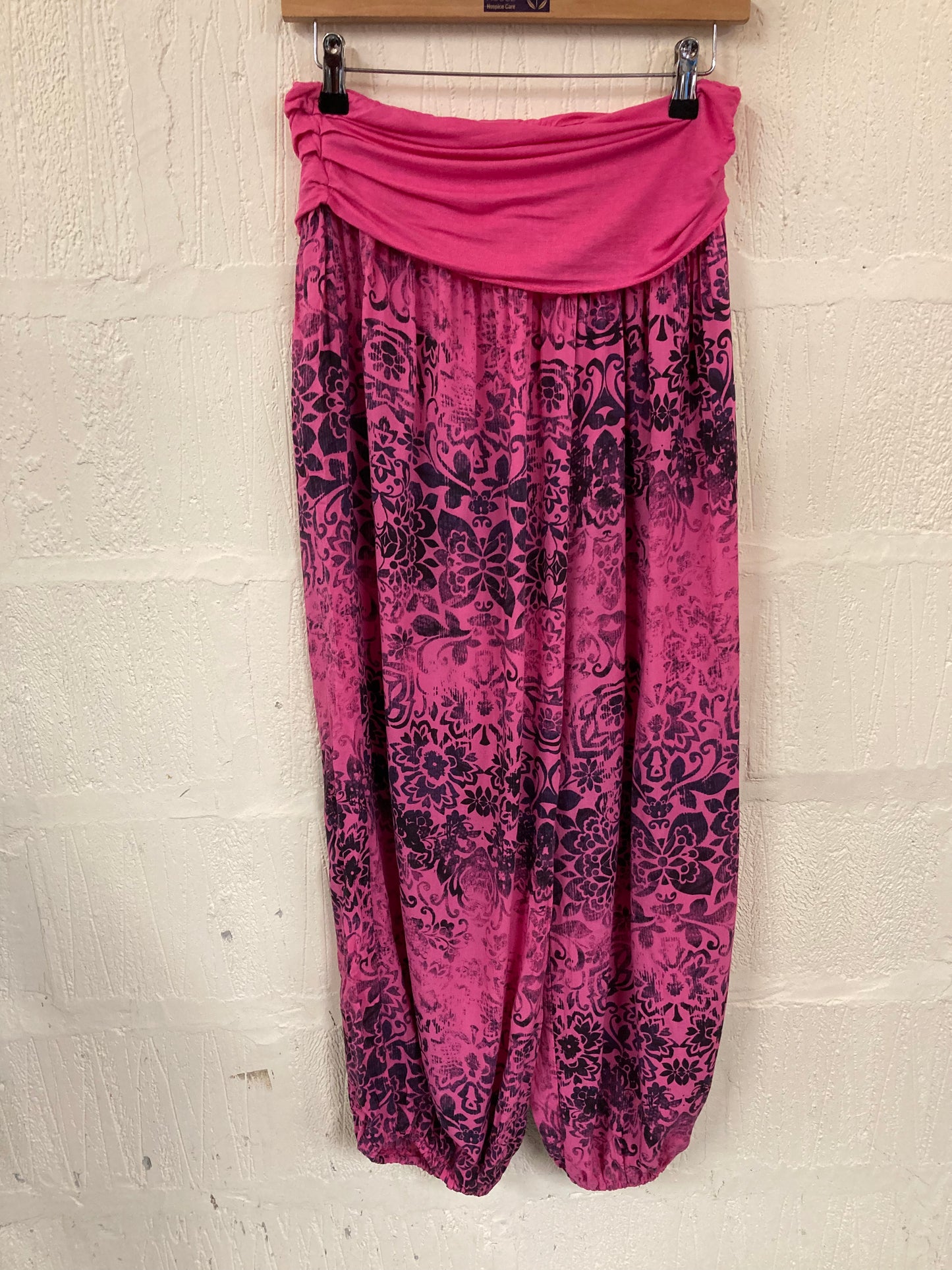00s Bright Pink with Dappled Floral Pattern Harem Pants Size 8