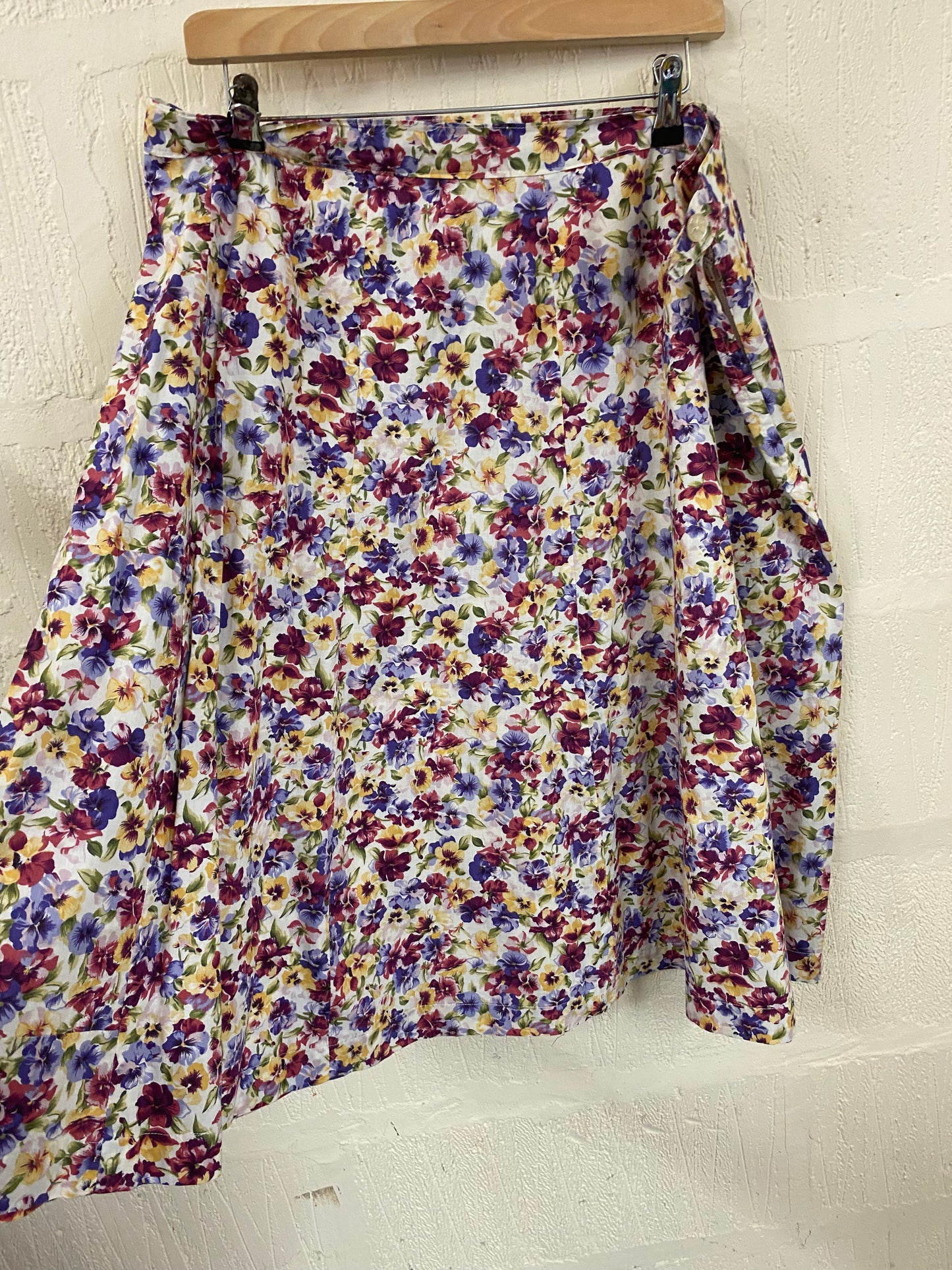 Vintage Hand Made Pansey Print Floral Skirt Size 10