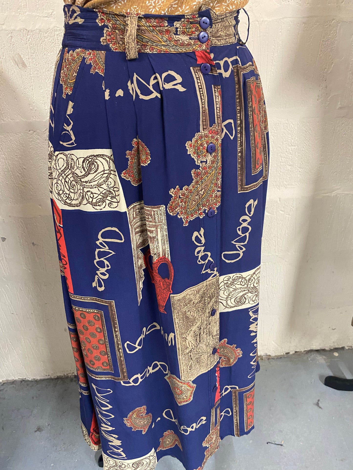Vintage 100% Silk Navy and Red Italian Skirt Size 12