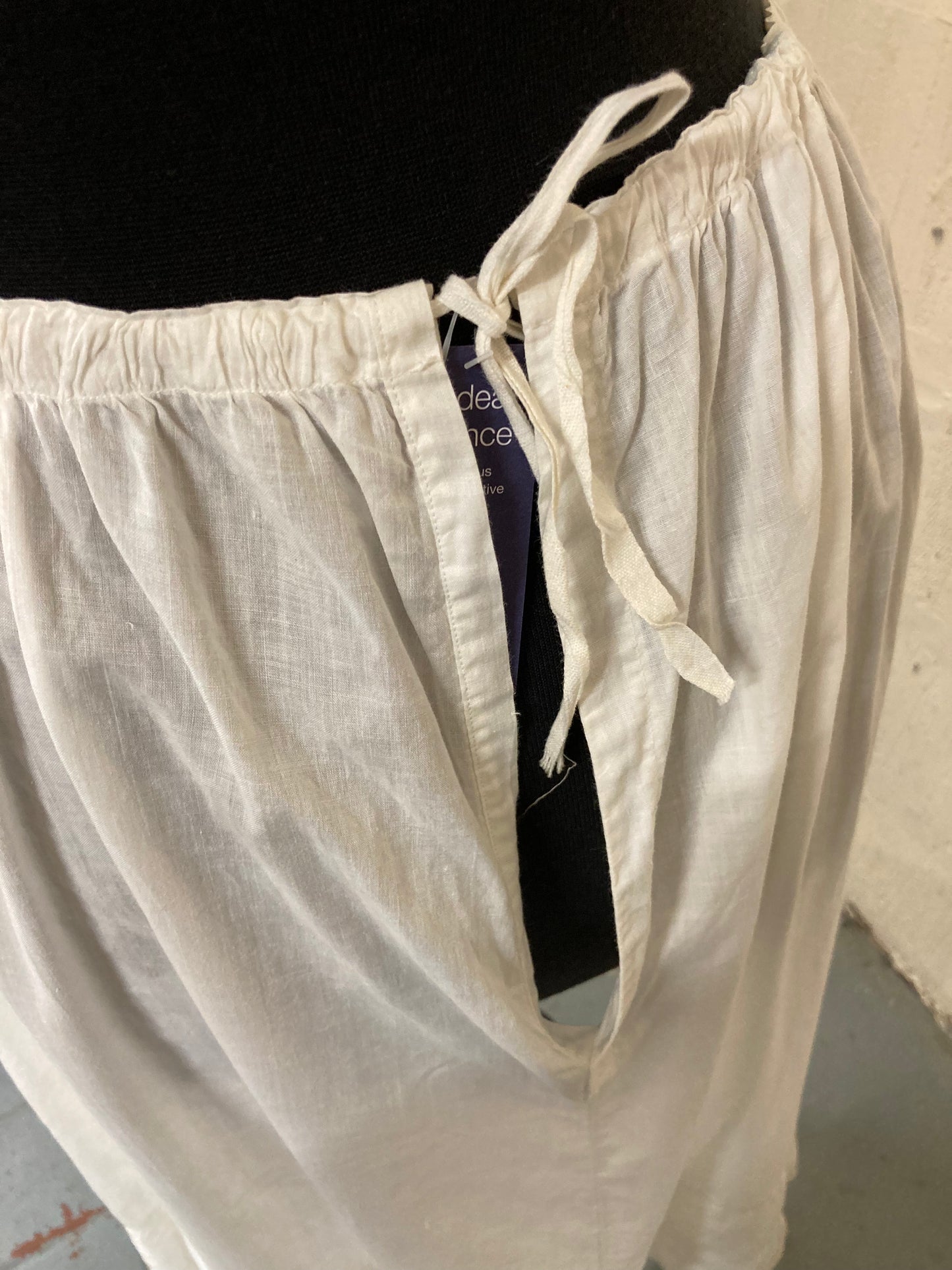 Vintage Simple White Skirt With Lace Hem Size 10
