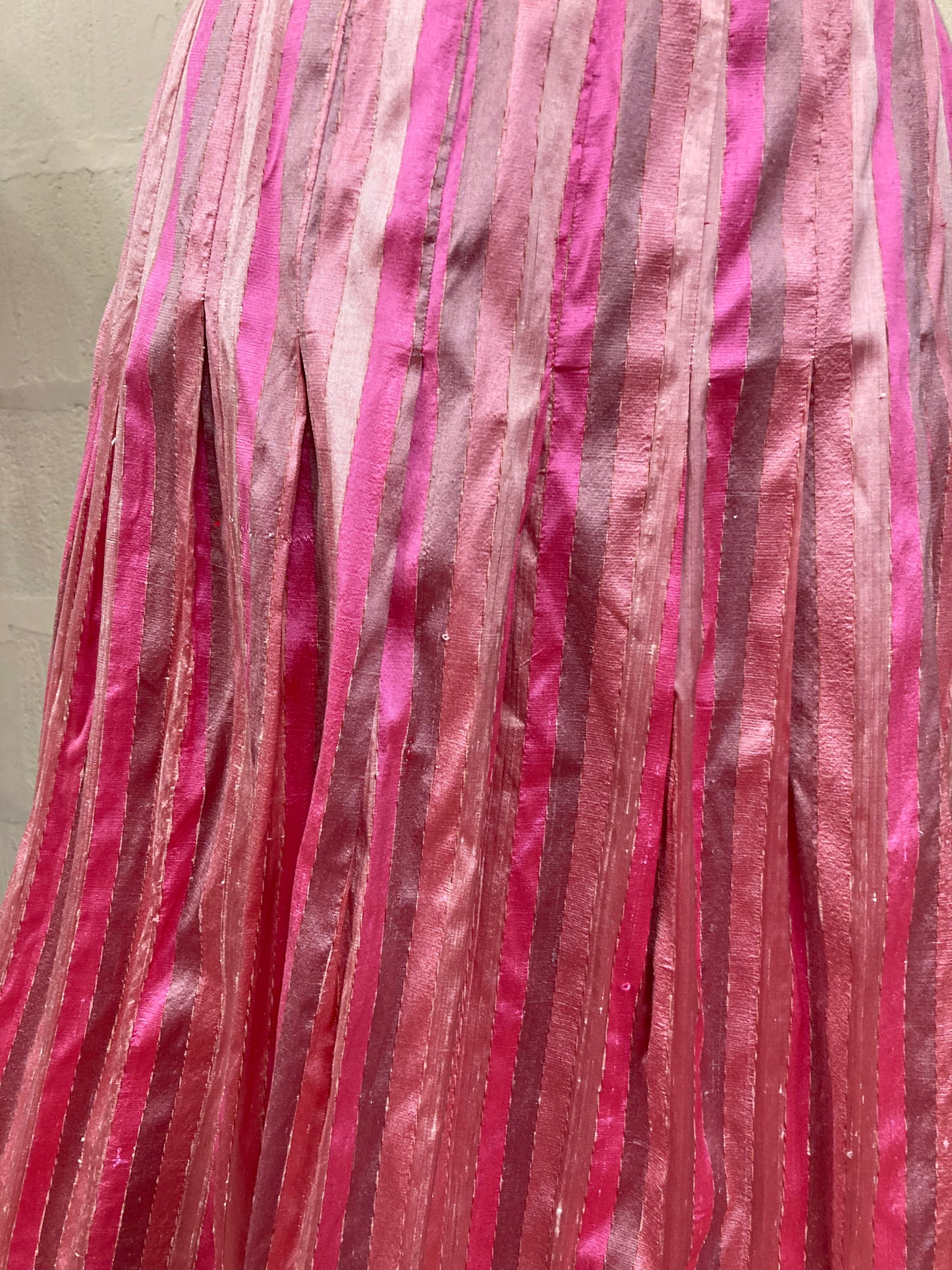1980s Pink Striped Silk Skirt Size 16
