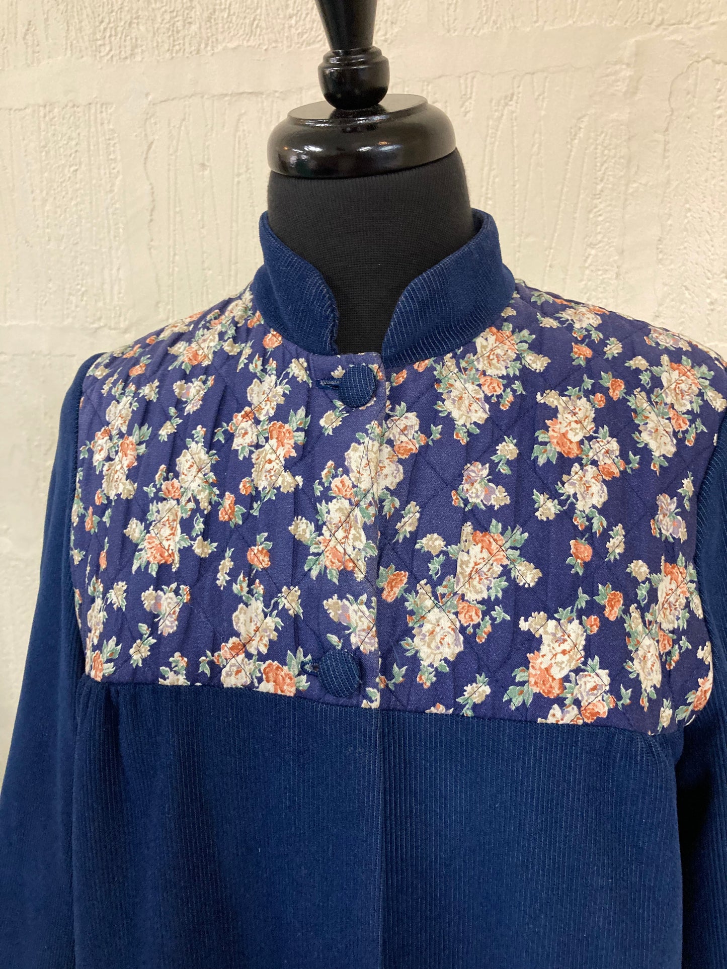 1970s Dark Blue with Floral Quilting Housecoat l Coat Size 12/14