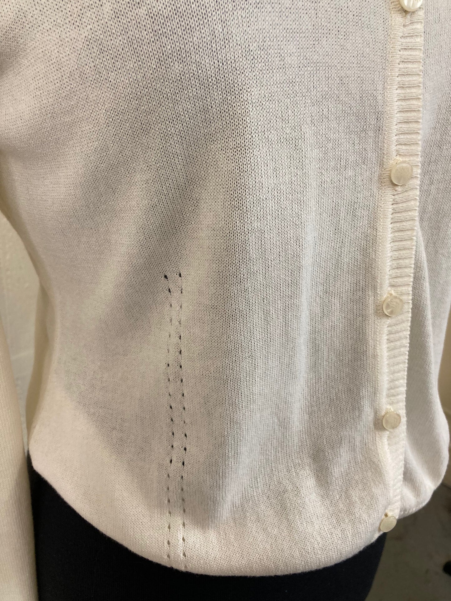 1990s Minimal Soft Cream Mulberry Cardigan Size M