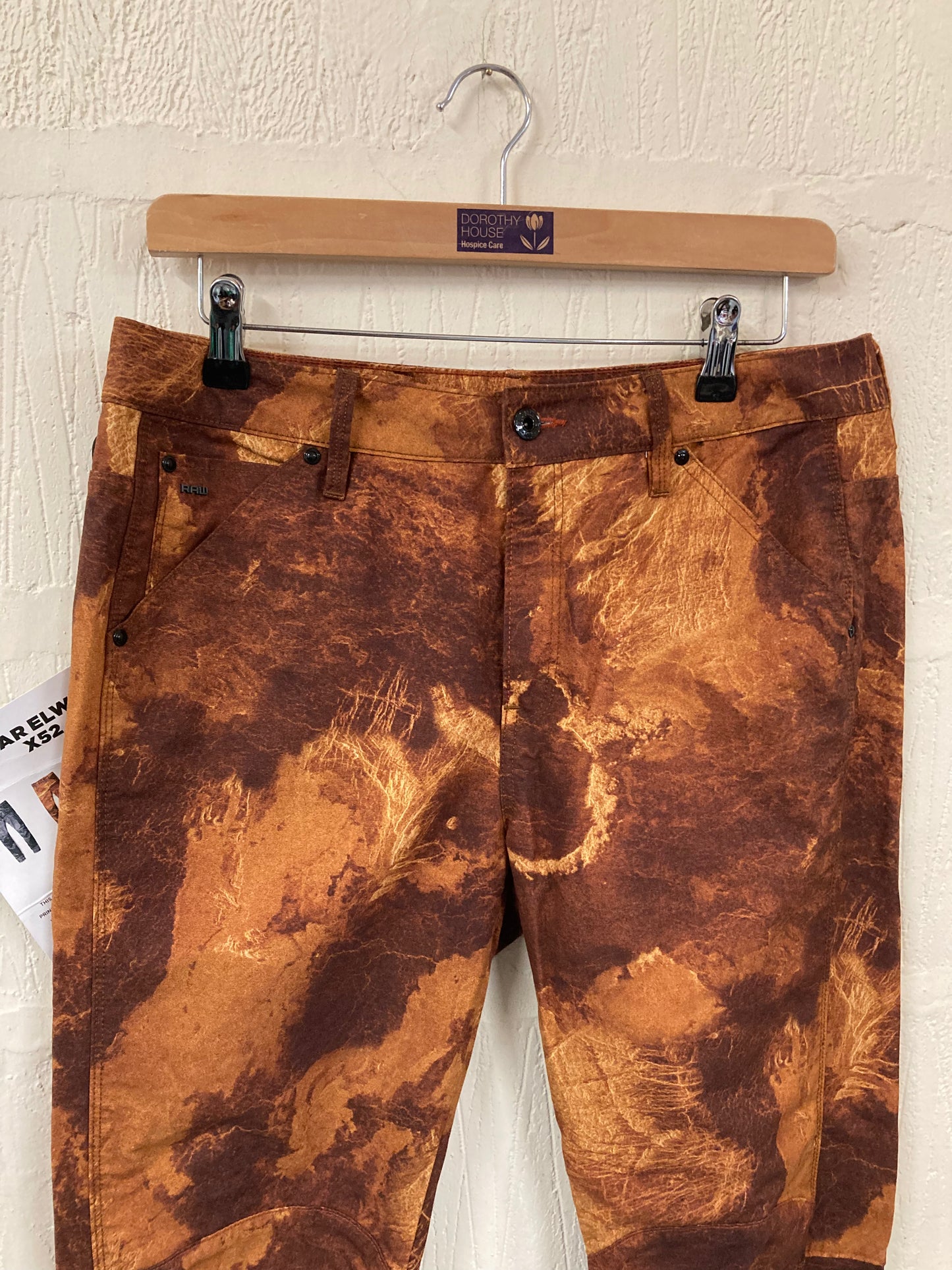 BNWT 00s G STAR RAW Venus Camo Print in Ochre Mid Boyfriend Jean. Size W28 L30