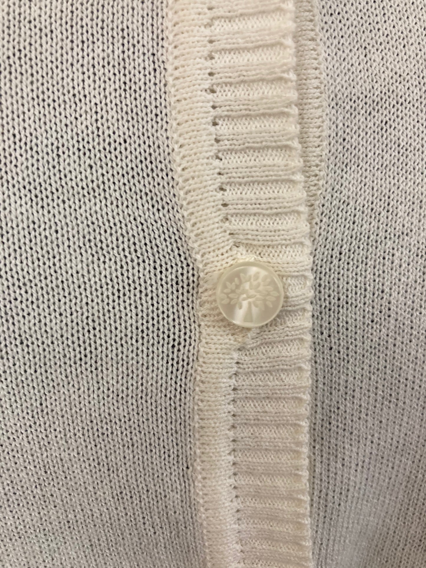 1990s Minimal Soft Cream Mulberry Cardigan Size M