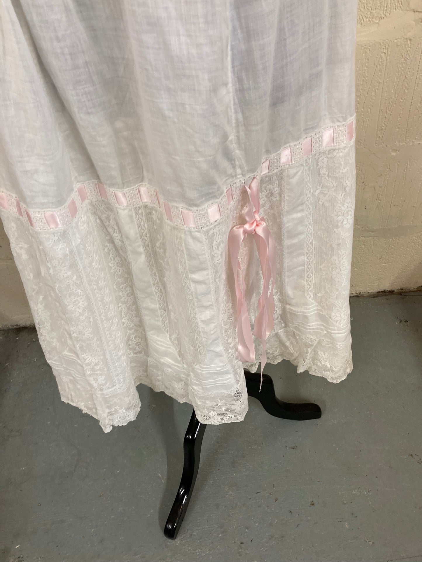 Vintage Hand Made White Skirt With Lace Hem and Pink Ribbon Hem Size 8
