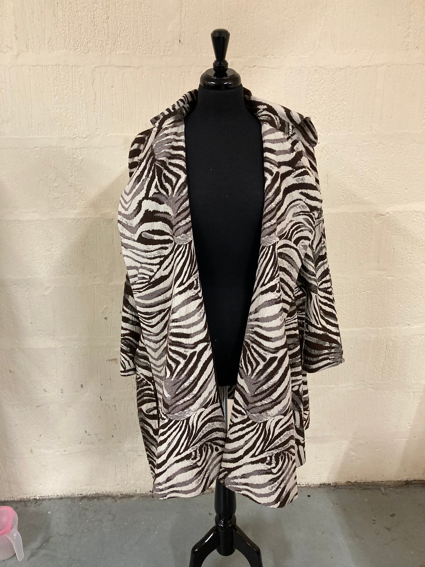 BNWT Brown and White Animal Print Mid Thigh Trench Size 12