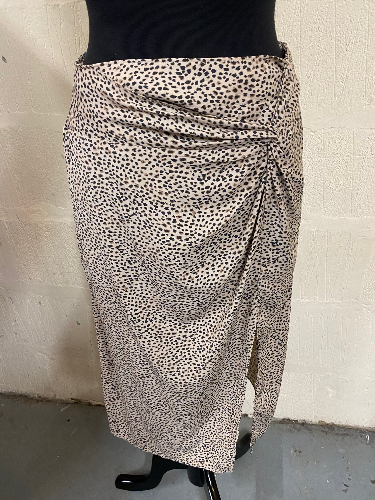 Abercrombie and Fitch Leopard Print Midi Skirt Size 10