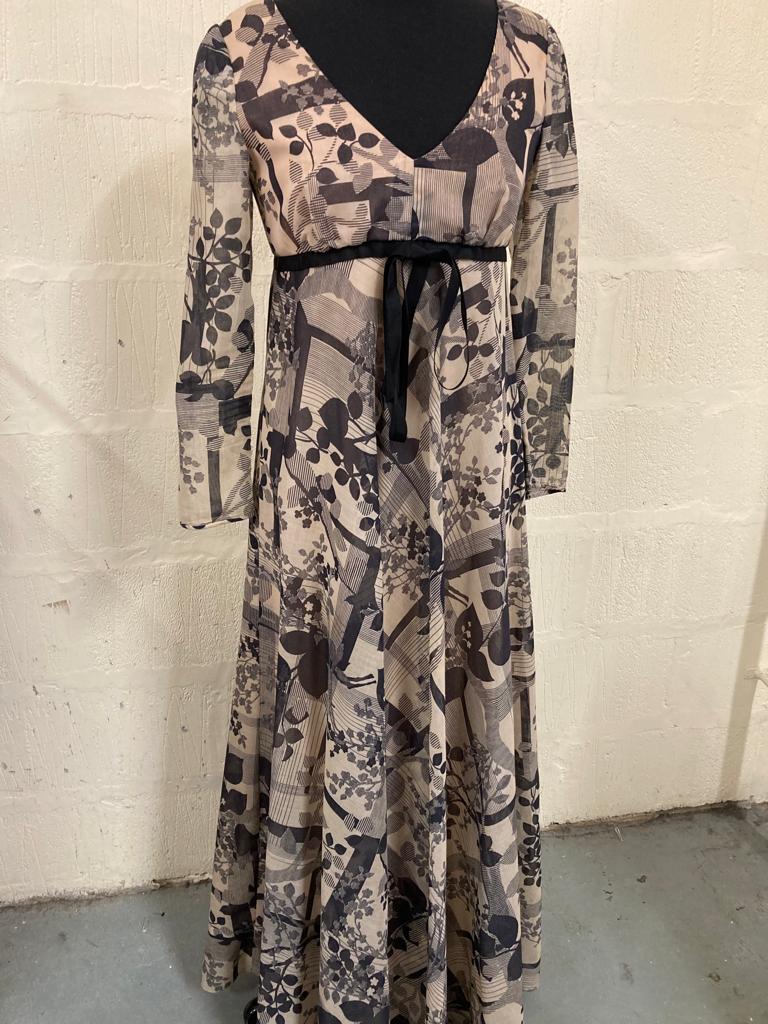 Vintage 70s Peach and Black Patterned Maxi Dress Size 12