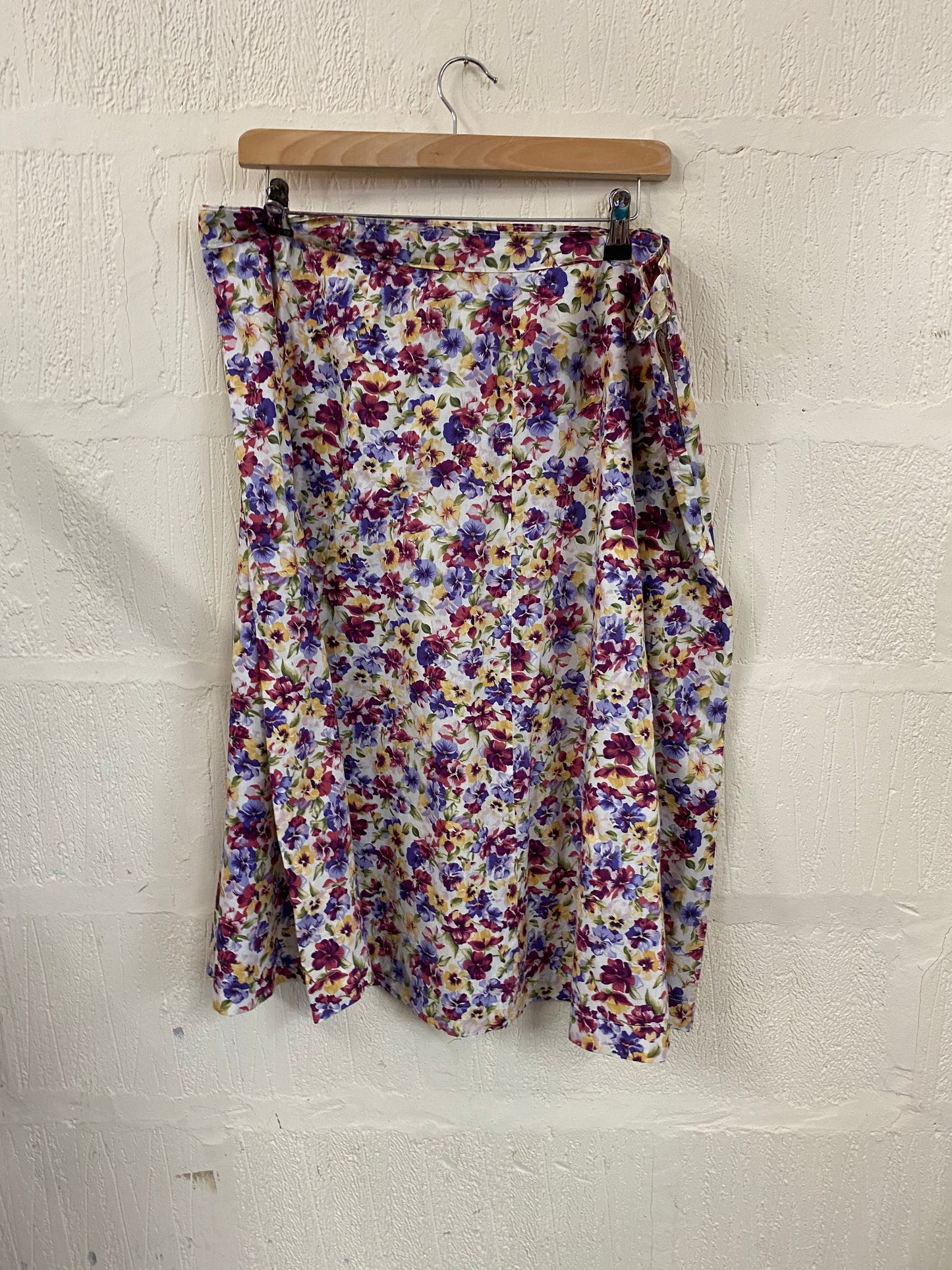 Vintage Hand Made Pansey Print Floral Skirt Size 10