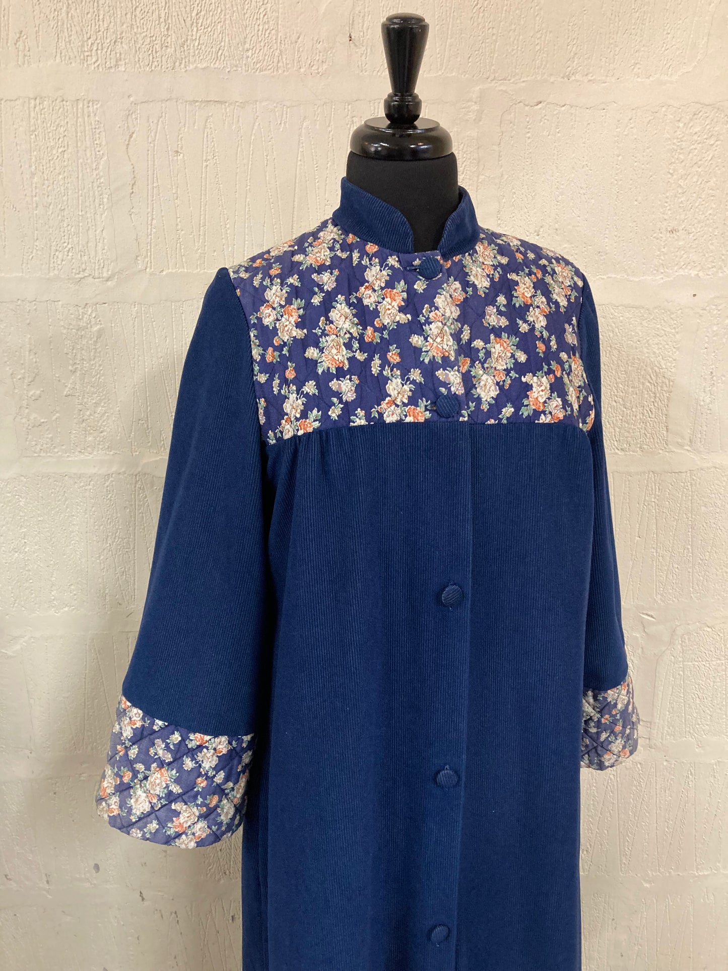 1970s Dark Blue with Floral Quilting Housecoat l Coat Size 12/14