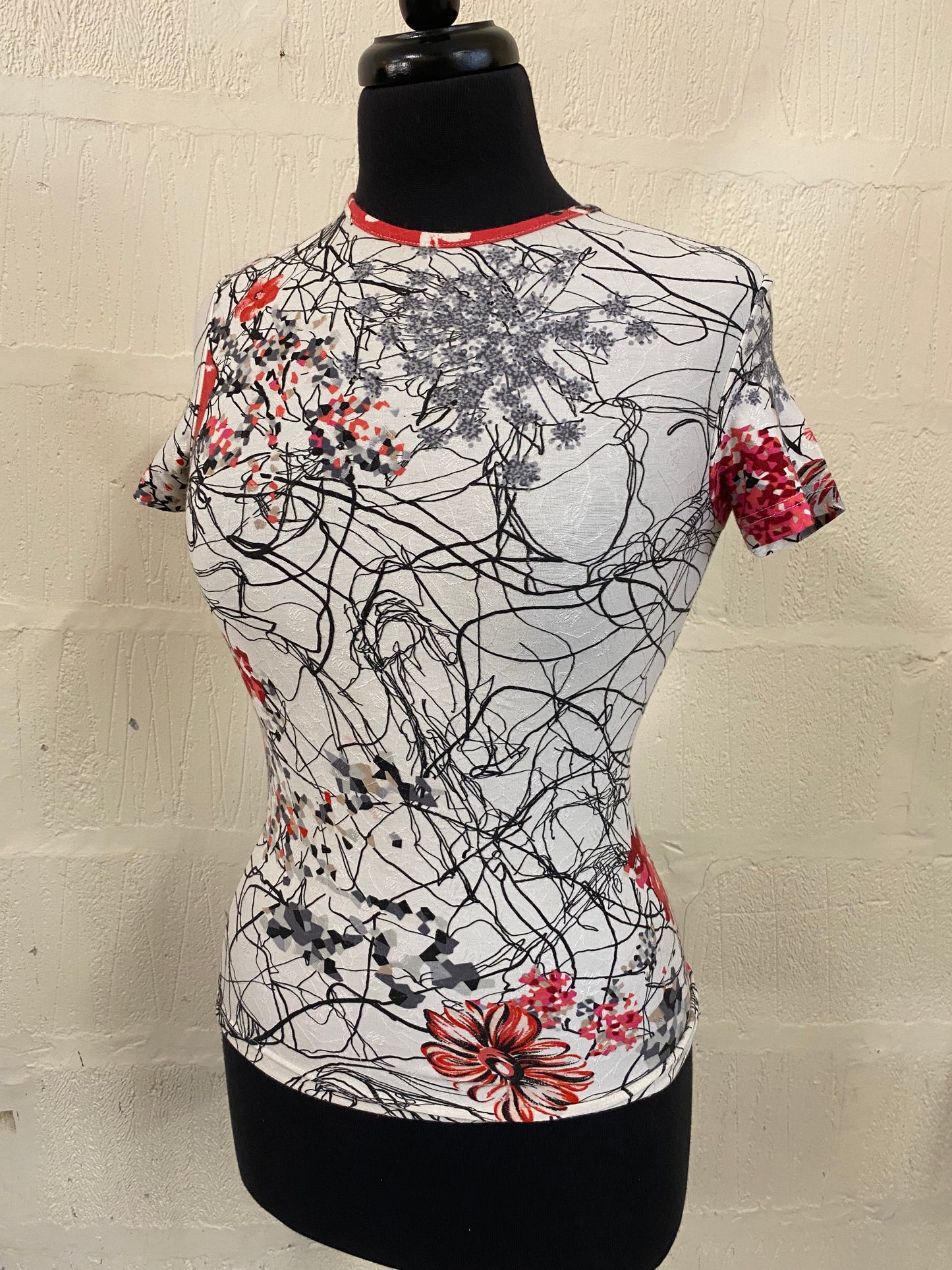 Bazar by Christian Lacroix Red and Black Graphic Top Size S