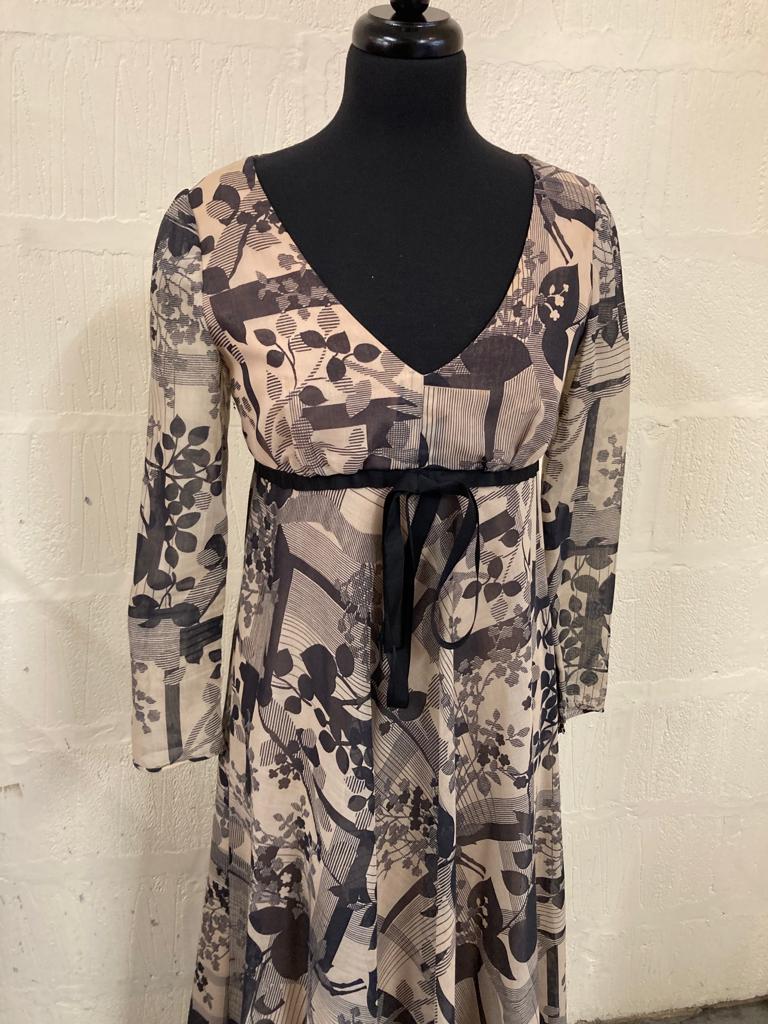 Vintage 70s Peach and Black Patterned Maxi Dress Size 12