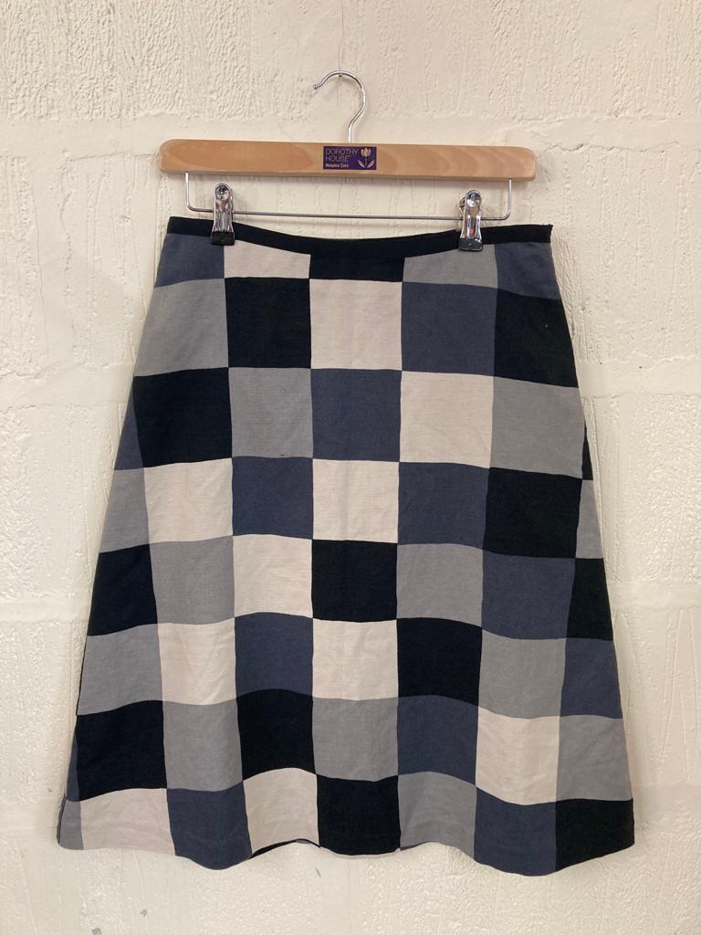 1990s Laura Ashley Navy and Cream A Line Checked Skirt Size 10