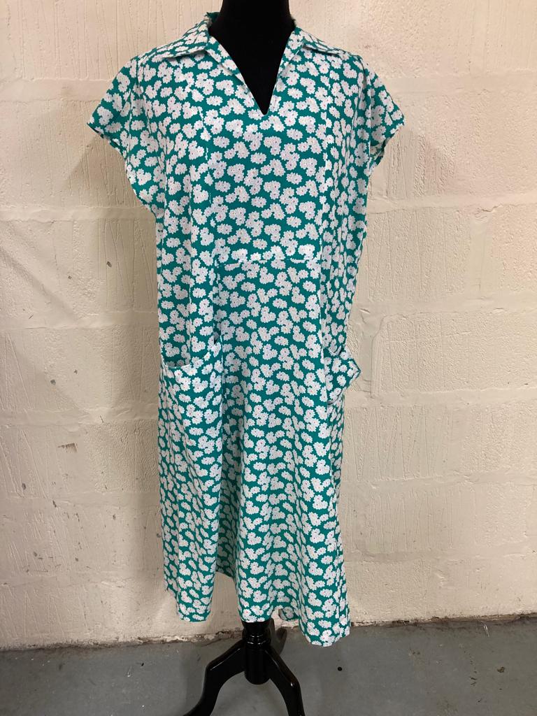 Vintage Hand Made Green and White Floral Sleeveless Smock Midi Dress Size L