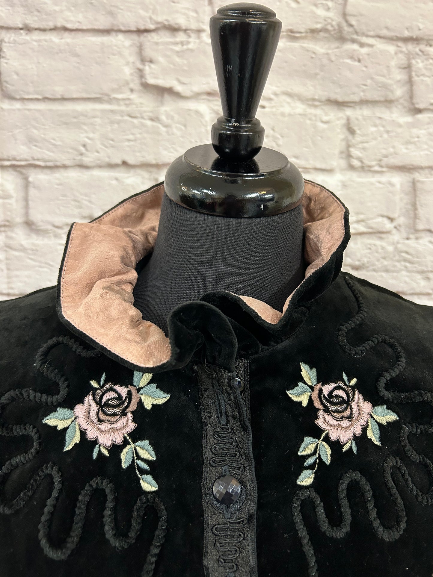 1980s Black Velvet Embroidered Jacket Size