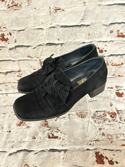1960s Style Black Suede Bow Shoes Size 5
