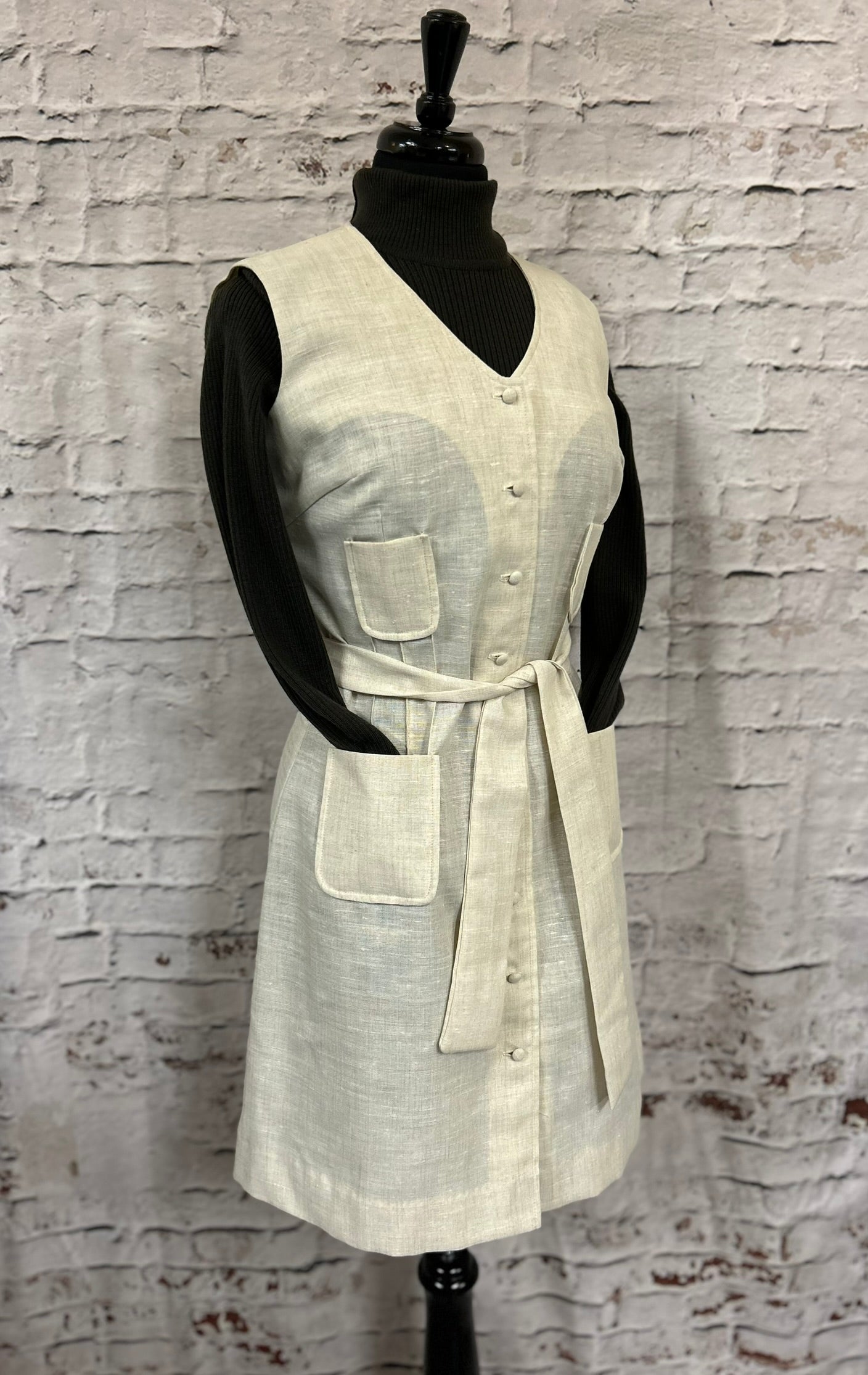 1960s Cream Knee Length Tie-Waist Dress with Pockets Size 8-10