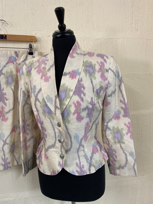 1980s 100% Silk Cream with Purple and Pink Pattern Jacket Size 10