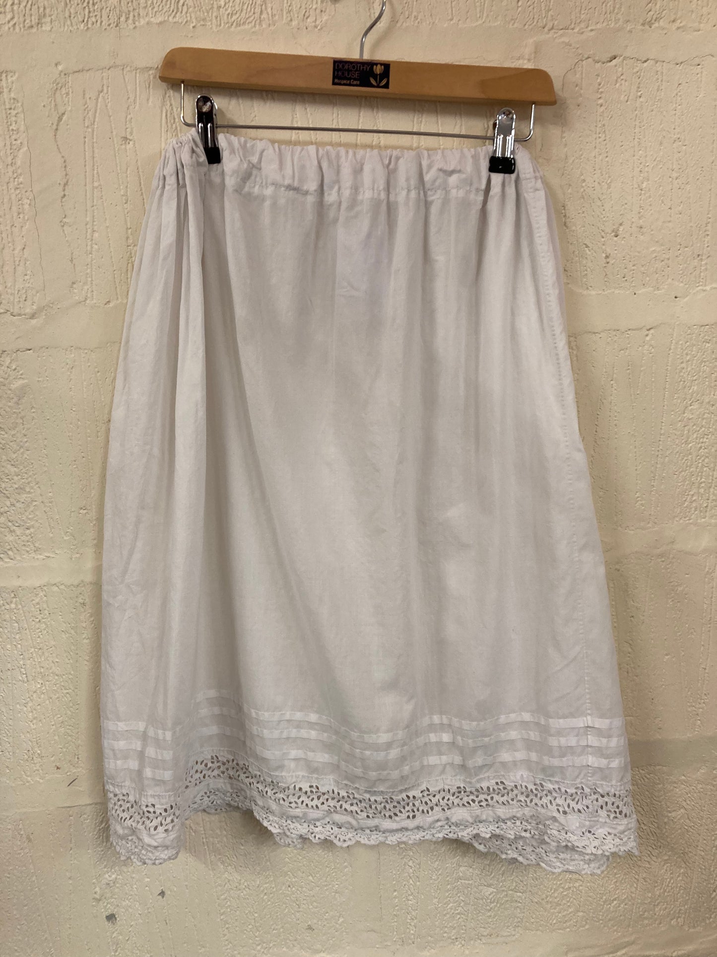 Vintage Simple White Skirt With Broderie Anglais Hem Size 12-14