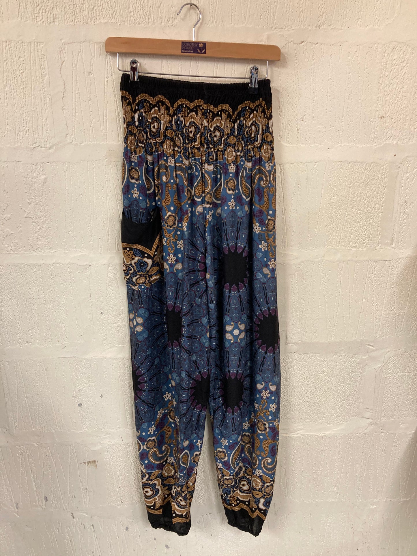 00s Navy, Gold and Cream Pattern Harem Pants with pocket  Size 6