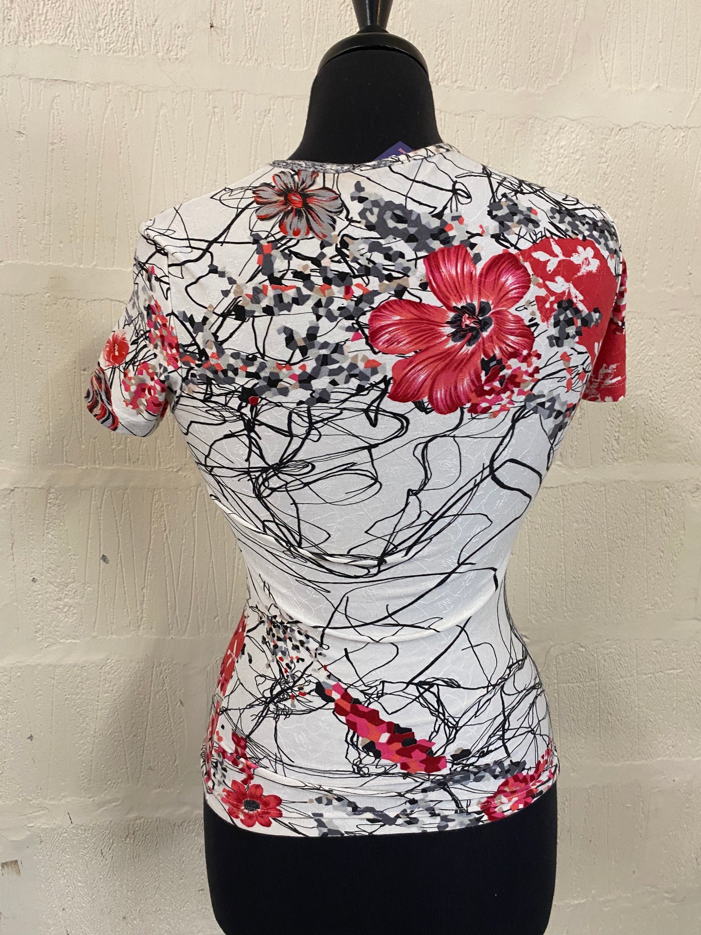 Bazar by Christian Lacroix Red and Black Graphic Top Size S