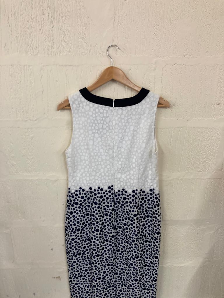 Preloved Country Casuals Sleeveless Navy and White Spotty Dress size 12