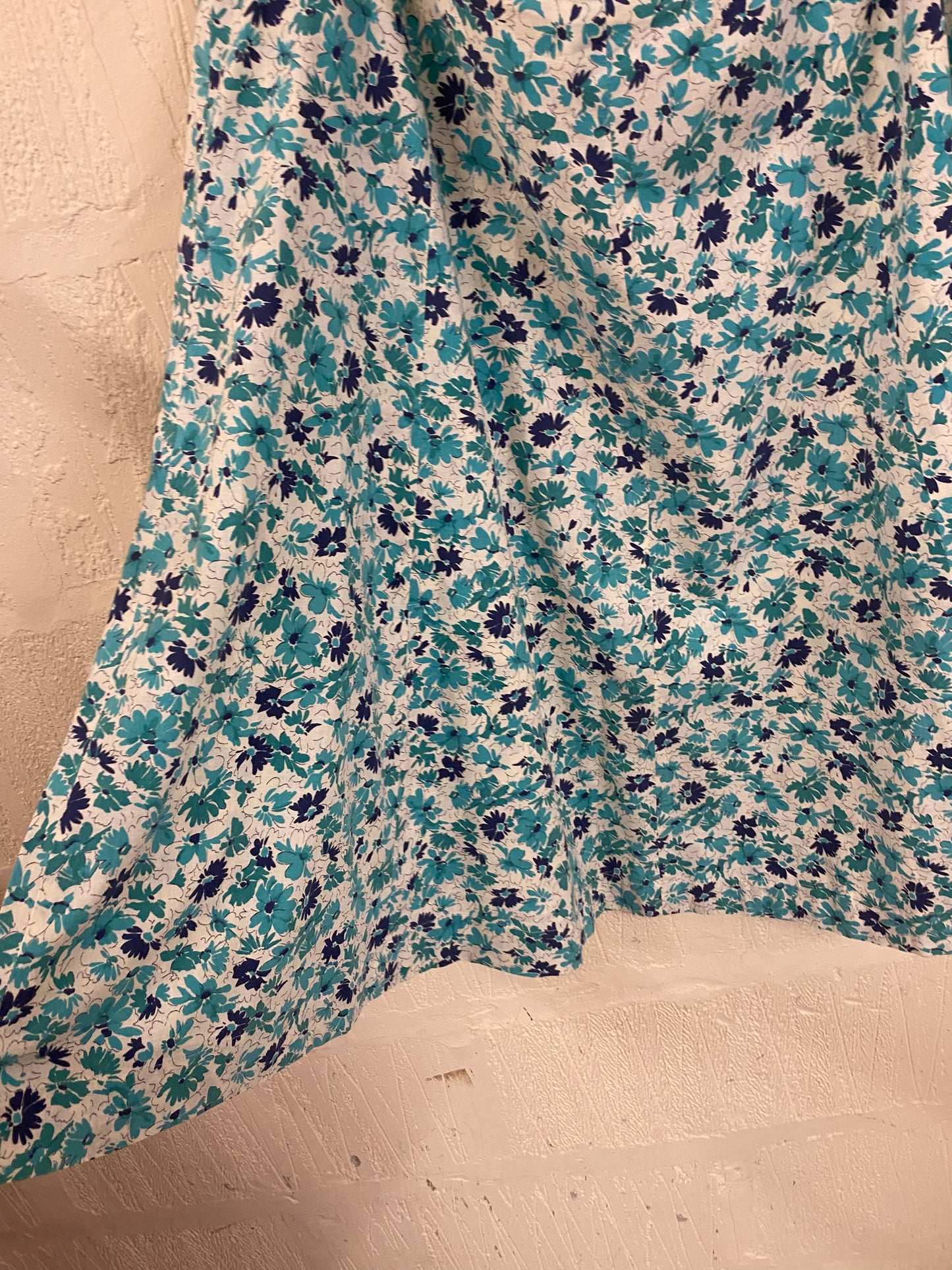 Vintage Hand Made White and Blue Floral Skirt Size 18