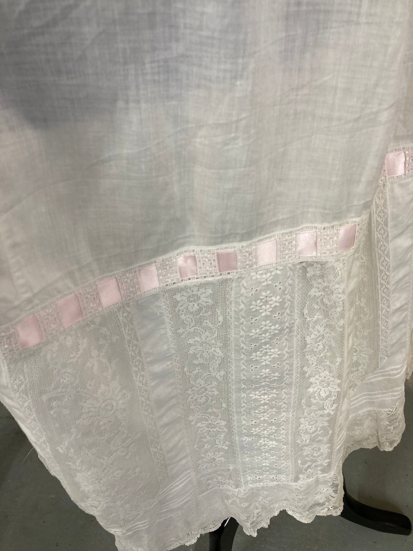 Vintage Hand Made White Skirt With Lace Hem and Pink Ribbon Hem Size 8