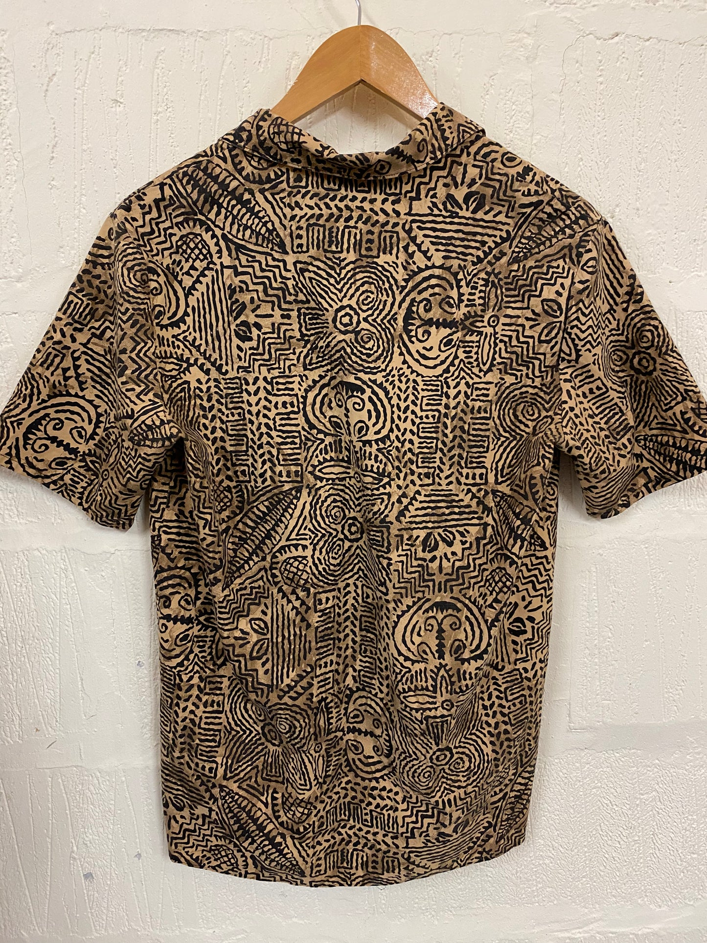 1950s Style Havana Vibes Tan and Black Patterned Cotton Shirt  Size 10
