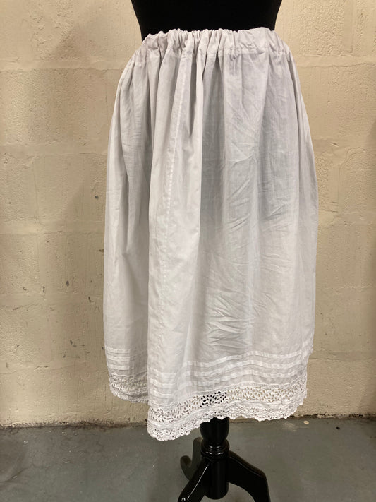 Vintage Simple White Skirt With Broderie Anglais Hem Size 12-14