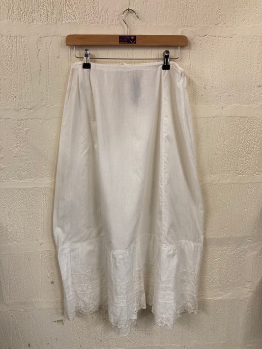 Vintage Simple White Skirt With Lace Hem Size 10