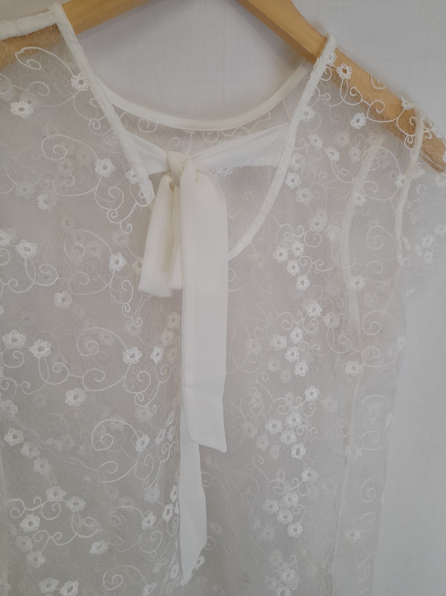 White Lace Bow Back Sheer T-Shirt Size M