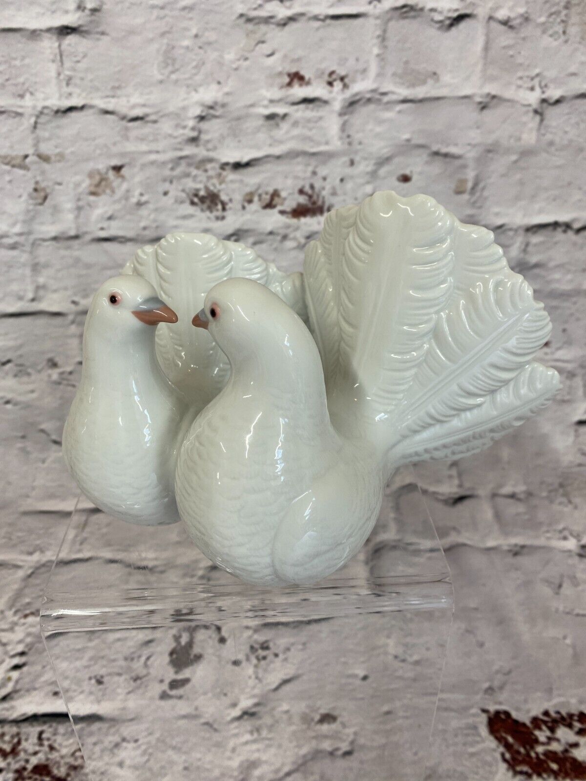Lladro 'Couple of Doves'  1169 - S22