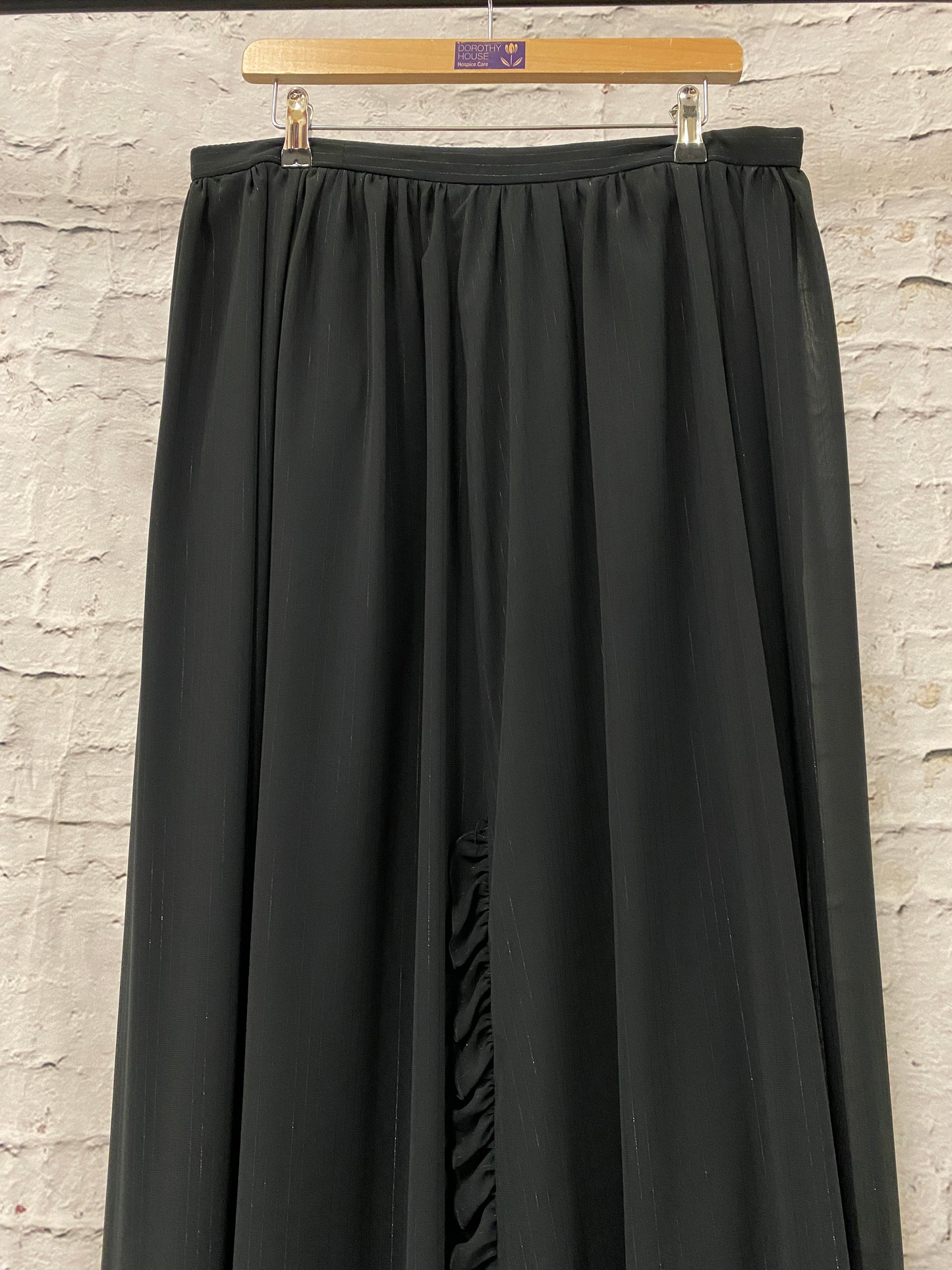 1990s Style Black Full Length Skirt With Sparkle Thread Size 18
