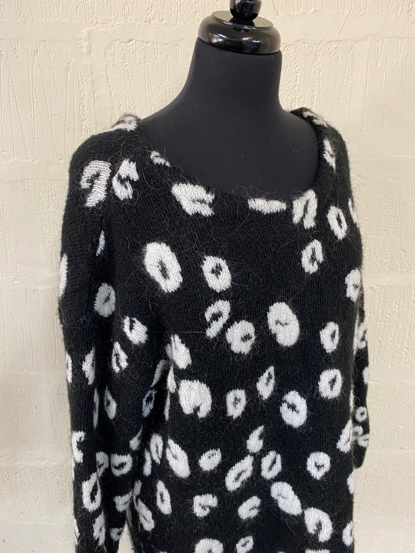 Black & White Animal Print Sweater Size L
