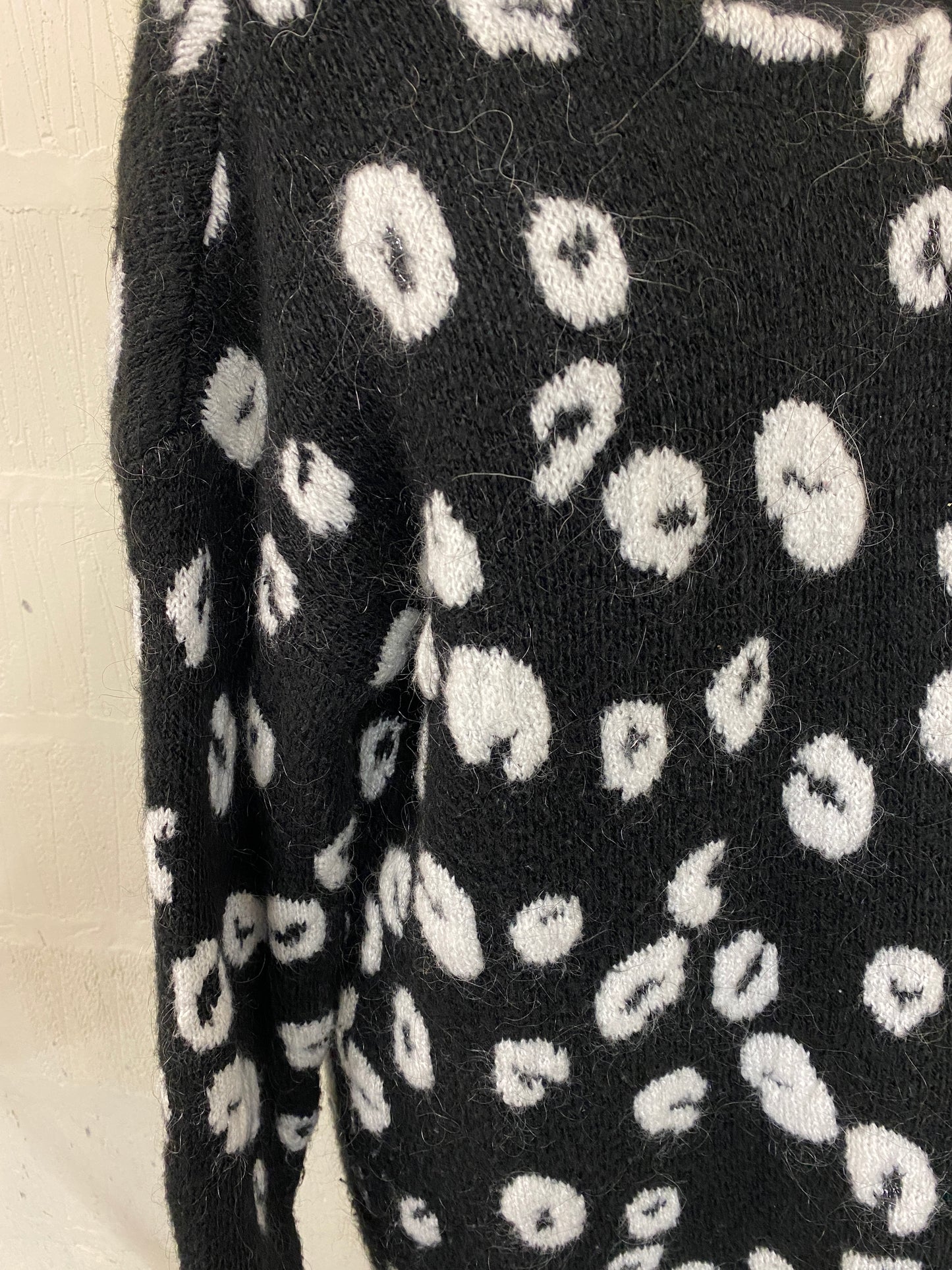Black & White Animal Print Sweater Size L