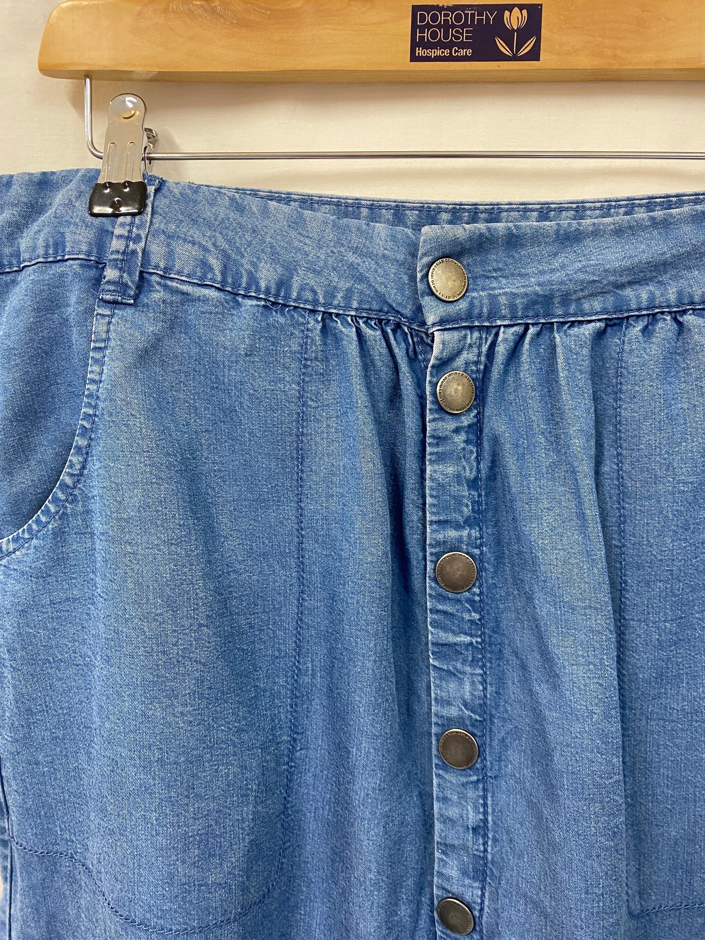 Knee Length Blue Denim Skirt With Pockets Size 12