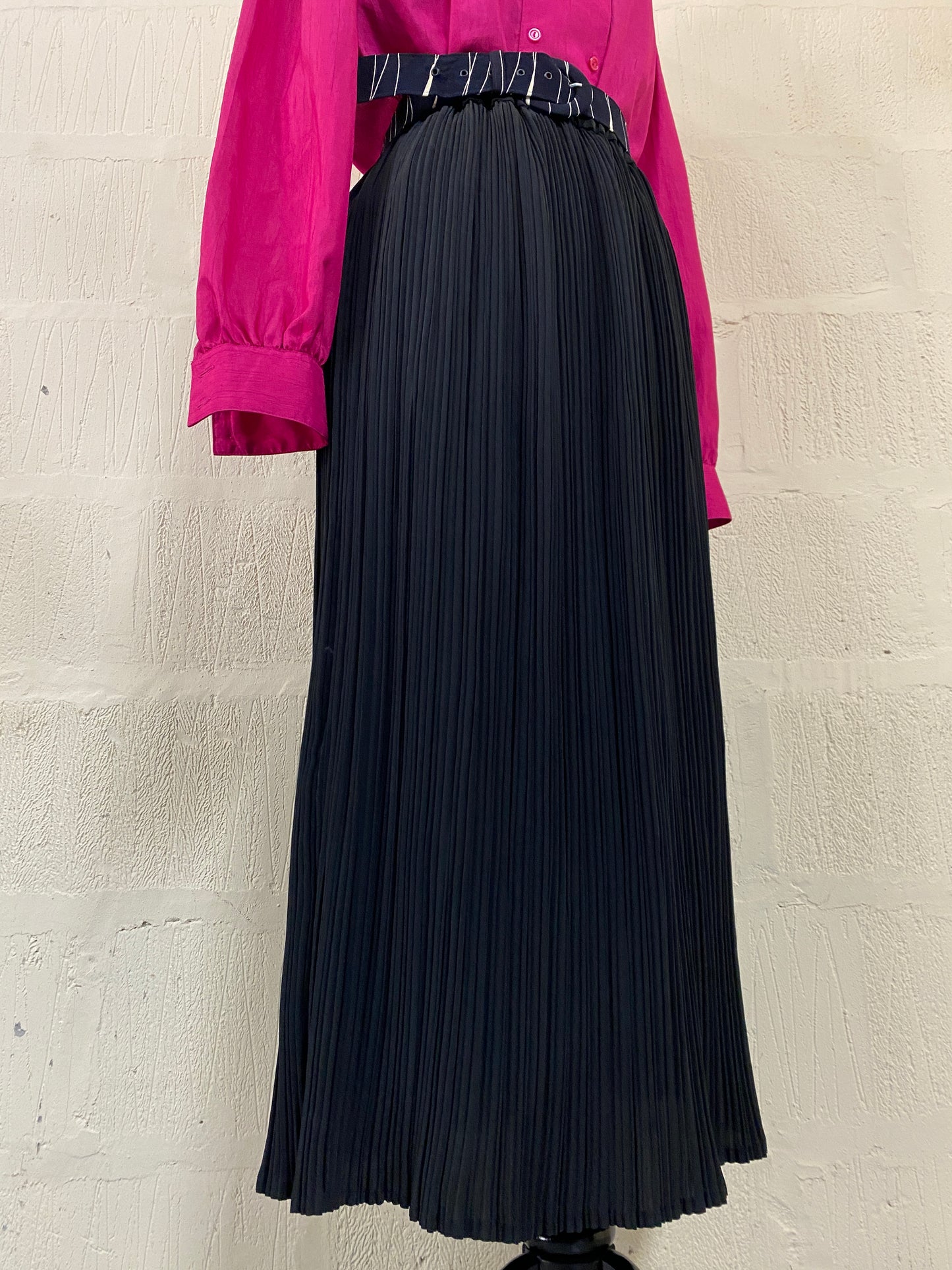 Vintage Pleated Black Skirt Size 18-20
