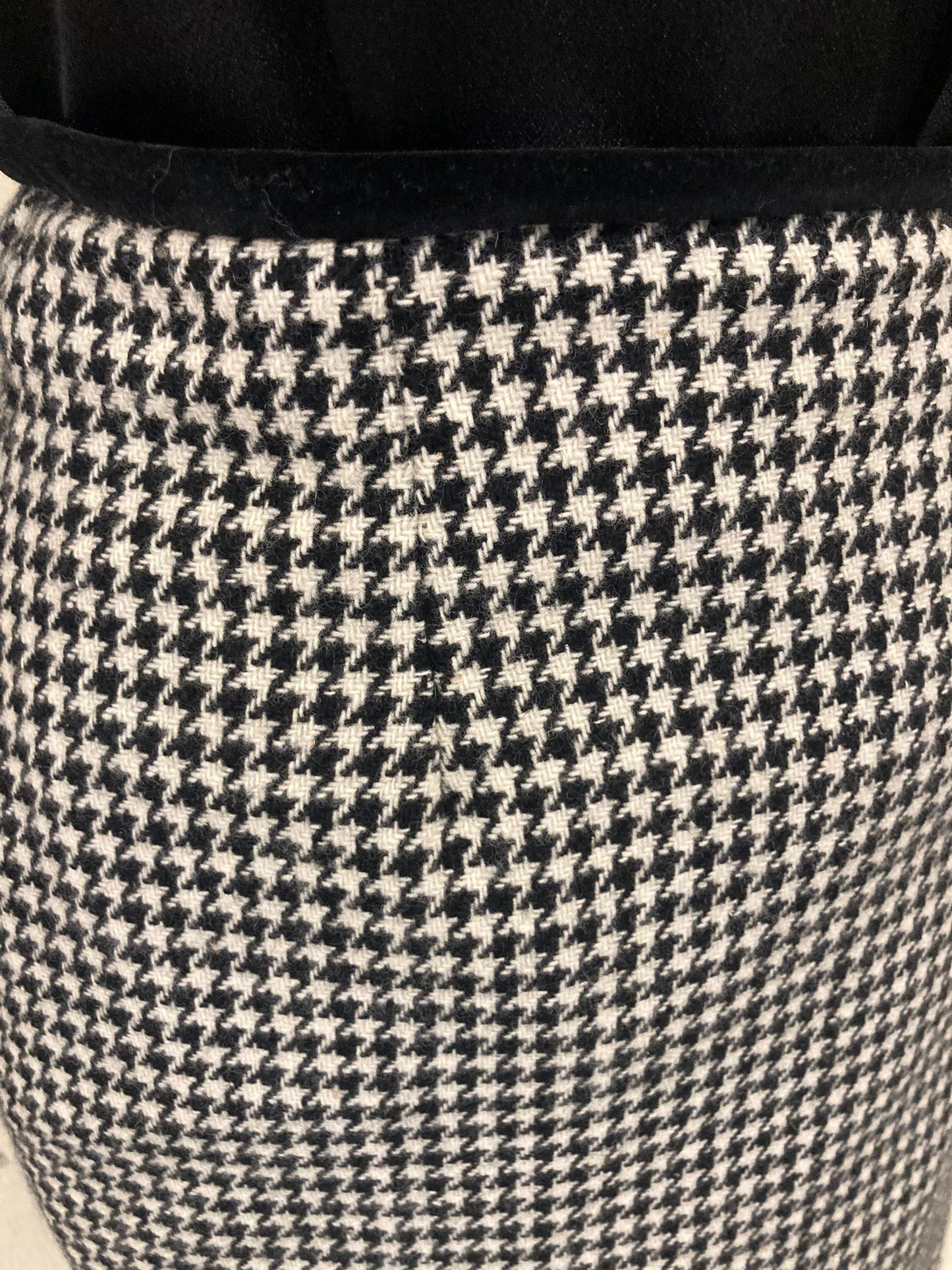Vintage Black & White Houndstooth Skirt Size 10