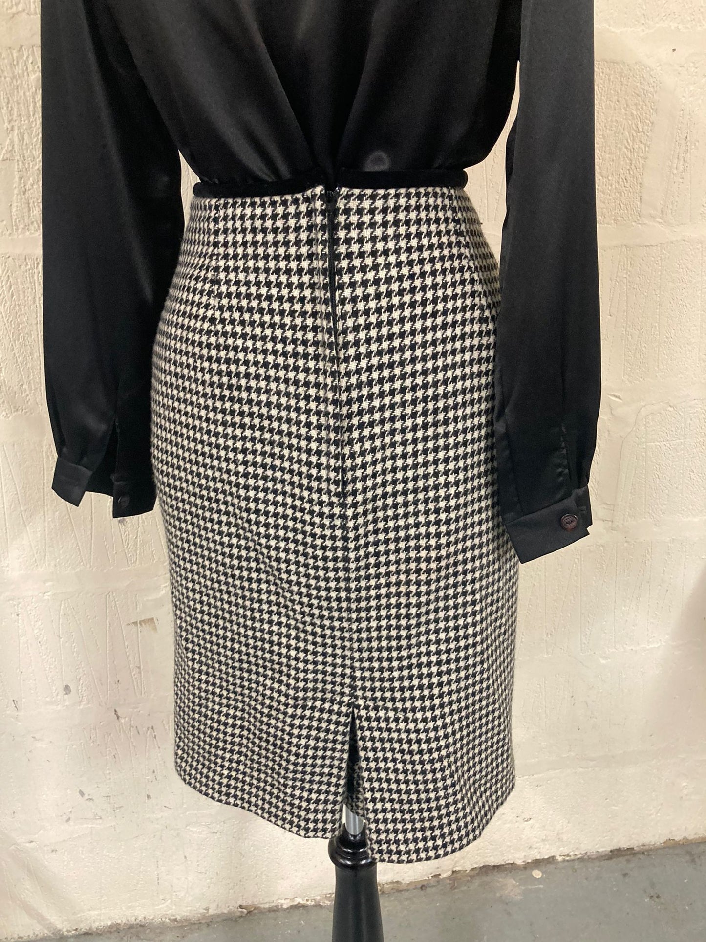 Vintage Black & White Houndstooth Skirt Size 10
