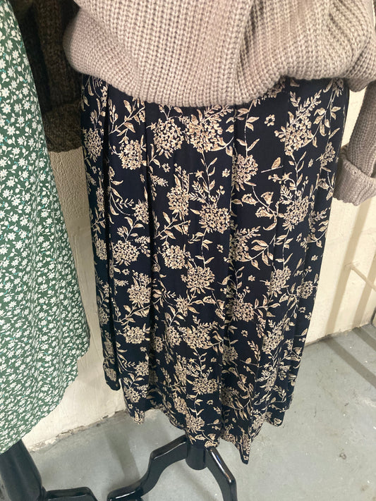 Vintage St Michael Dark Navy and Beige Floral Midi Skirt Modern Size 8
