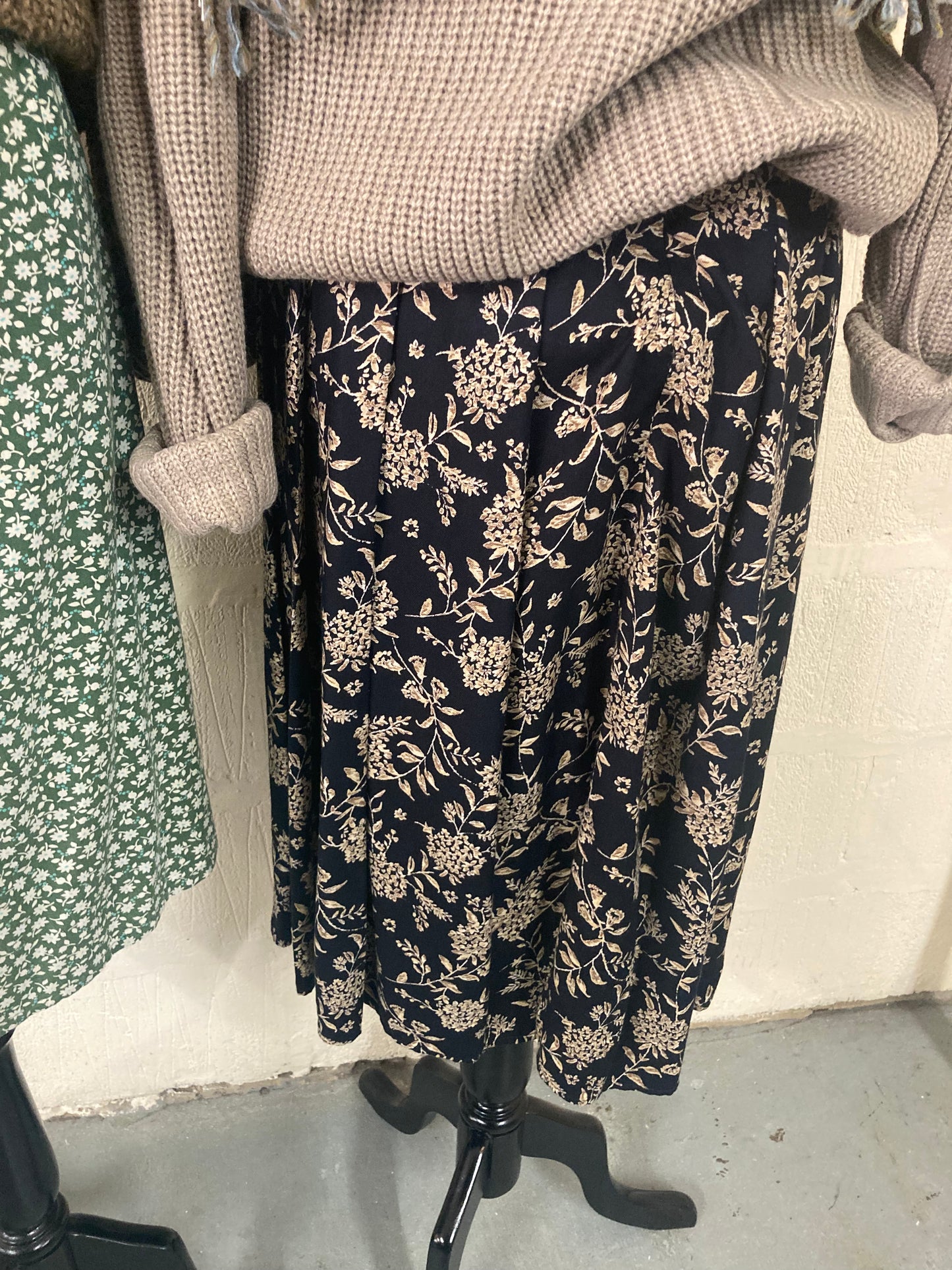 Vintage St Michael Dark Navy and Beige Floral Midi Skirt Modern Size 8
