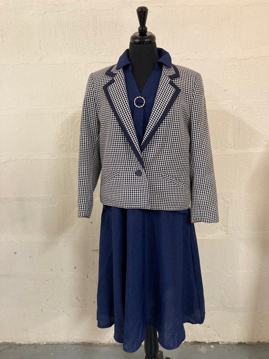 Preloved Blevle Navy and White Check Blazer  Size 10